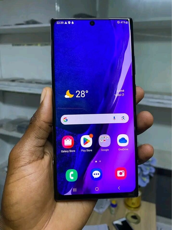 Smartphone haut de gamme design serpent