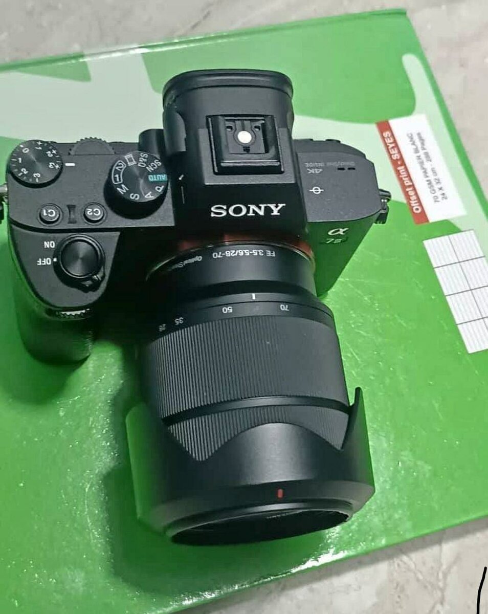 Appareils photo Sony et Nikon