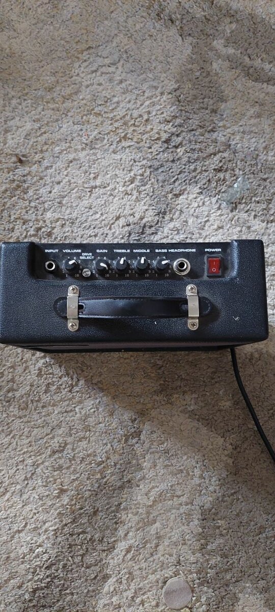 Powwrful electric guitar amplifier