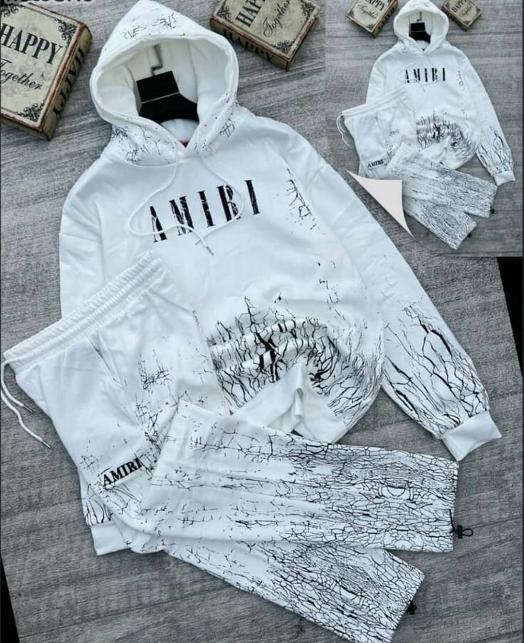 Ensemble de survêtement moderne