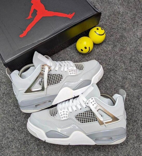 Jordan 4