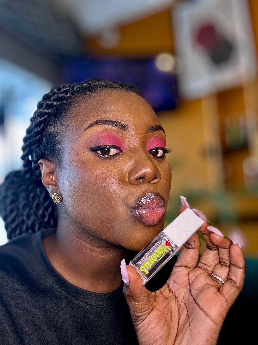 Light orange glitter lipgloss