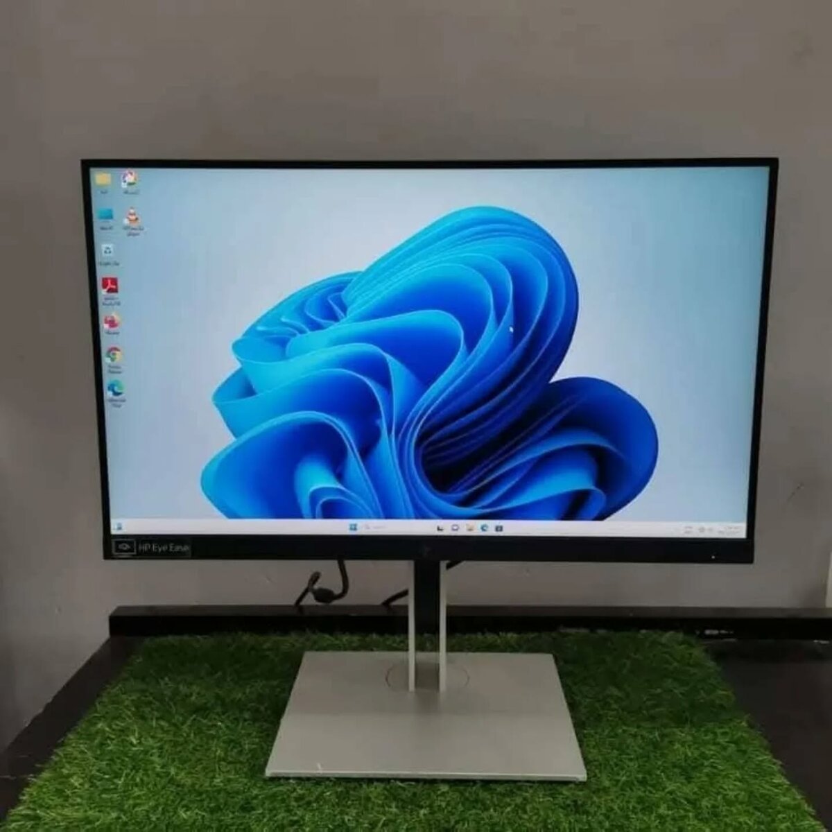 HP TrueVision Edgeless monitor
