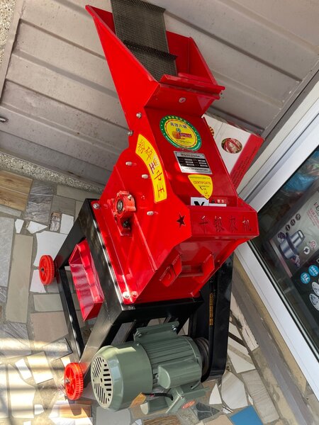 Feed crusher/ Grinder 800kg/hr