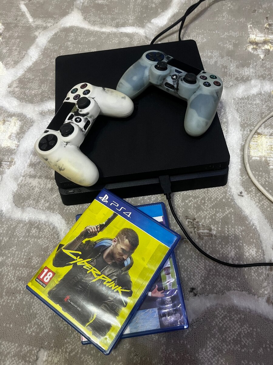 Плейстейшн 4 слим