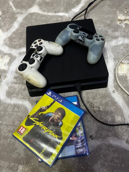 Плейстейшн 4 слим
