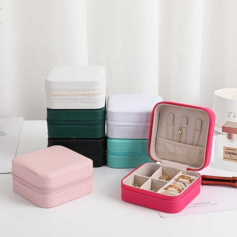 Mini jewelry organizer/ box