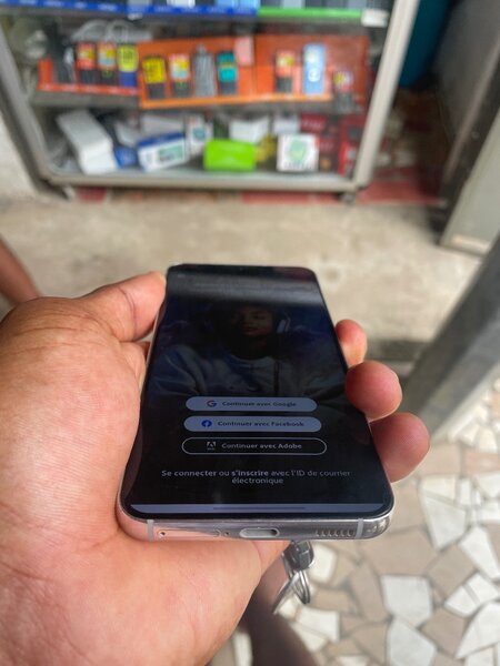 SAMSUNG S22