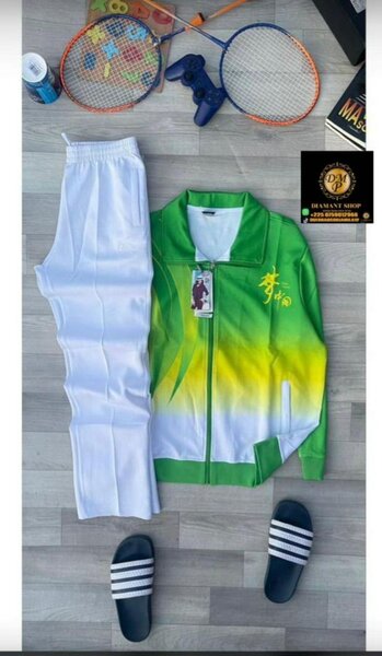 Tenue de sport vert et blanc