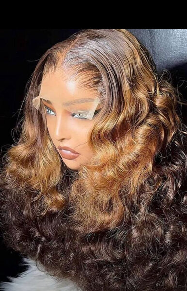 Perruque en Dentelle Ondulée