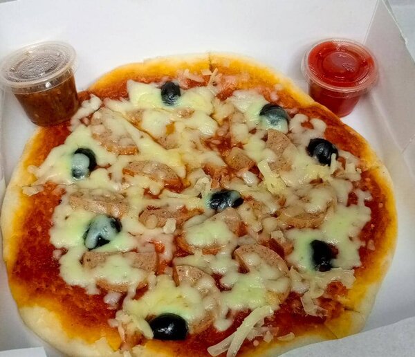 Pizza au Poulet et Olives