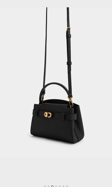 Сумка маленькая от Charles and Keith