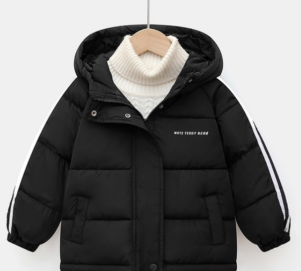 Стильная и удобная детская спортивная куртка – идеальный выбор для активных малышей! 🏃‍♂️💨