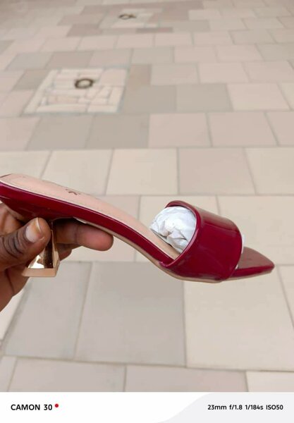 Mules rouges élégantes