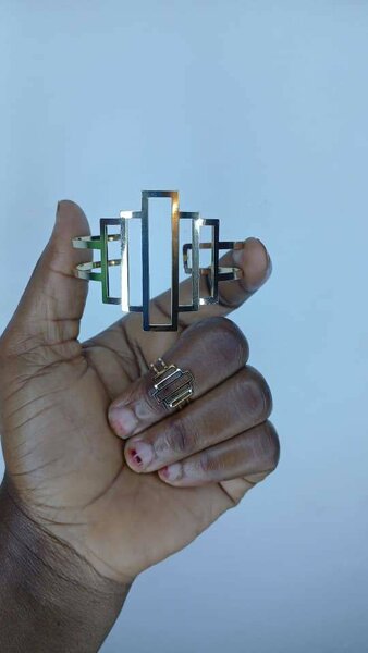 Bracelet et bague en acier moderne