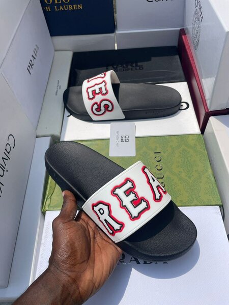 Claquettes élégantes Homme