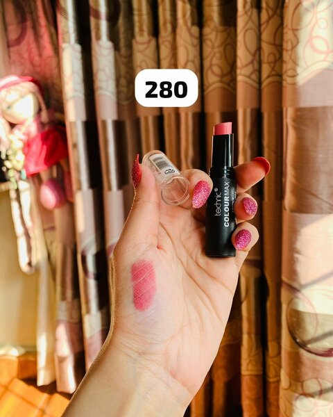 Lipstick for lips