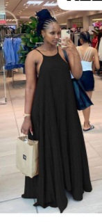 Robe évasée noire à fines bretelles