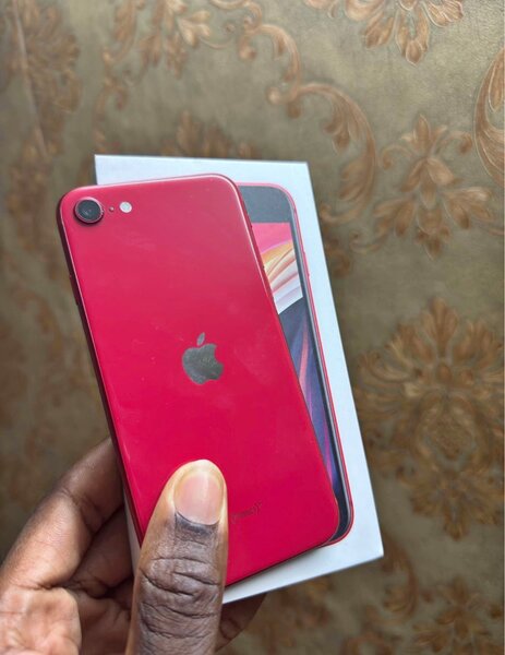iPhone SE Rouge Neuf