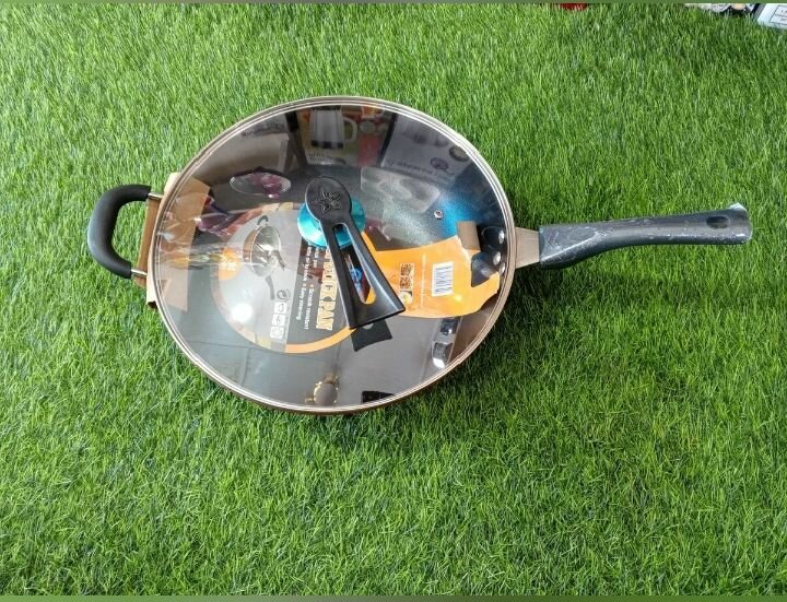 34 cm non stick frying pan with lid