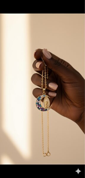 Collier Pendentif Doré avec Croix