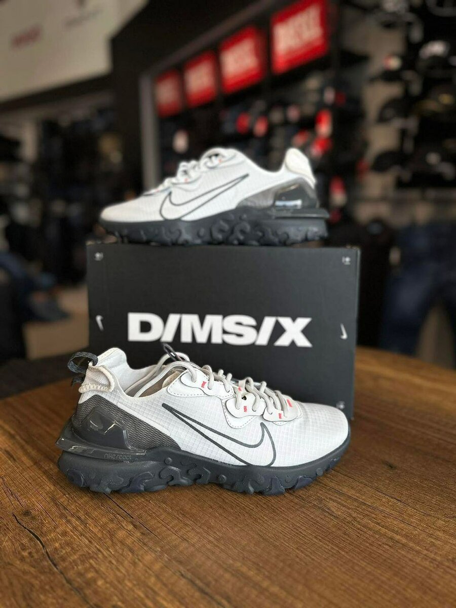 Baskets Nike React Vision