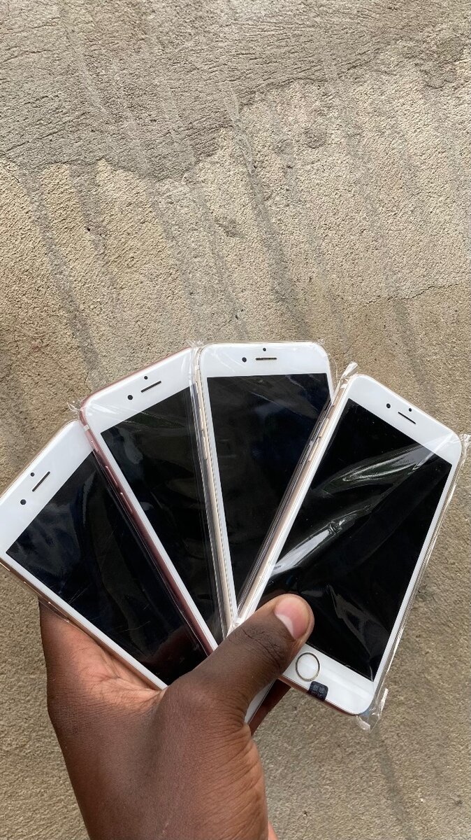 iPhone 6s 64Gb and 128Gb