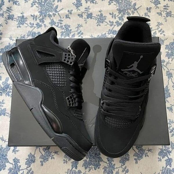 JORDAN 4