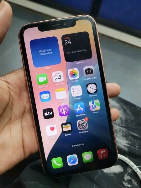 iPhone XR Corail 64 Go