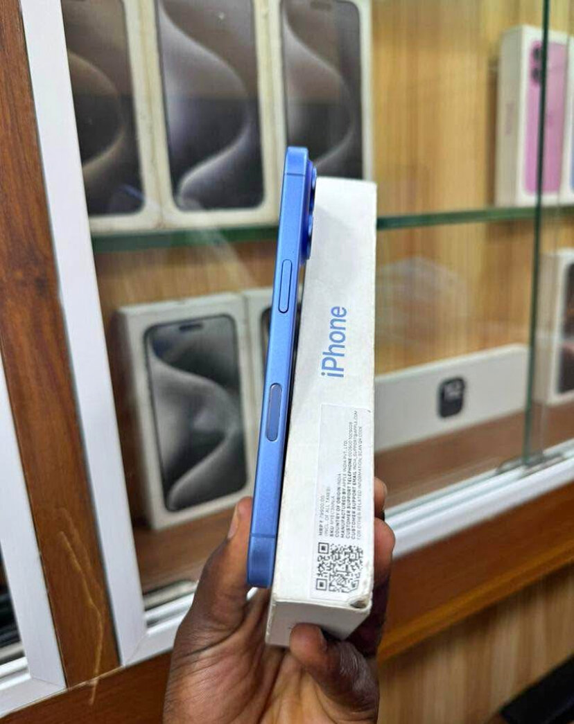 iPhone Bleu 128Go Débloqué