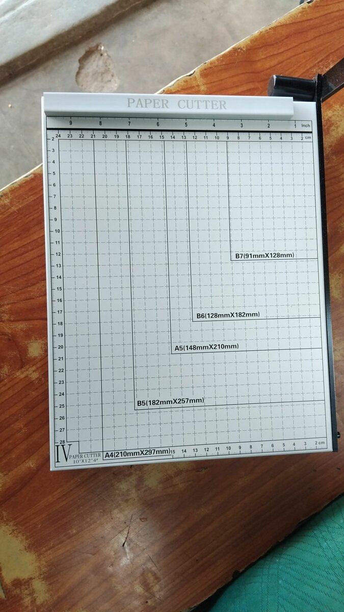 Paper cutter coupeur de papier carte de visite badge  A4