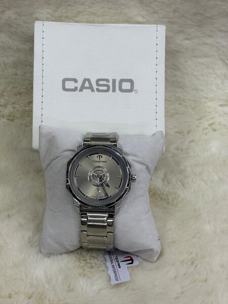Montre Casio avec la boîte
