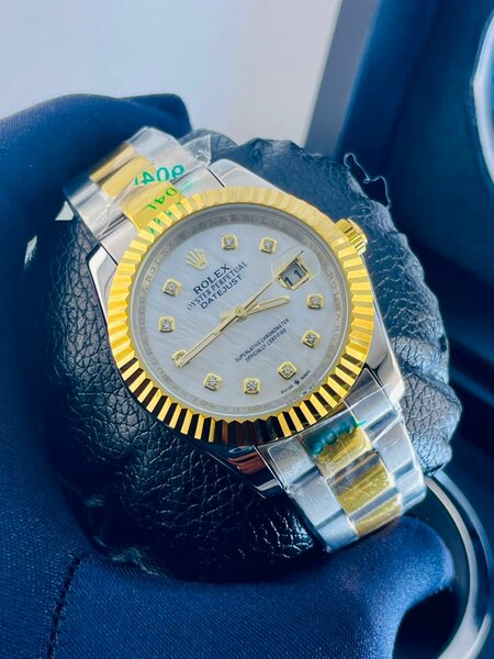 Montre de luxe en or