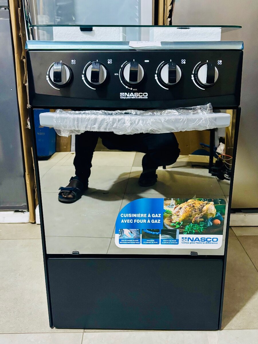 GAZINIERE NASCO 4 FEUX AVEC FOUR / MANUELLE