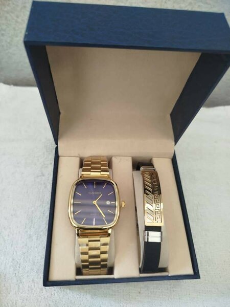 Montre casio avec bracelet et