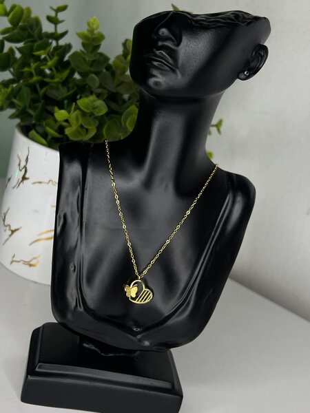 Collier pendentif élégant