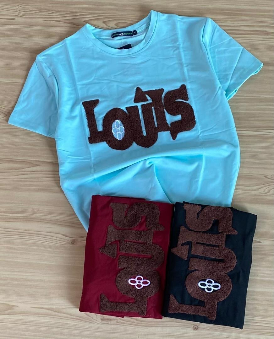 Trendy crop tops and T