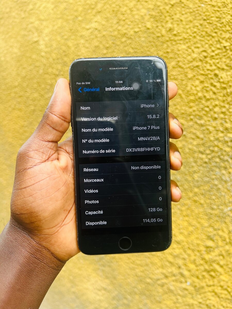 IPHONE 7 plus jet black 128 G