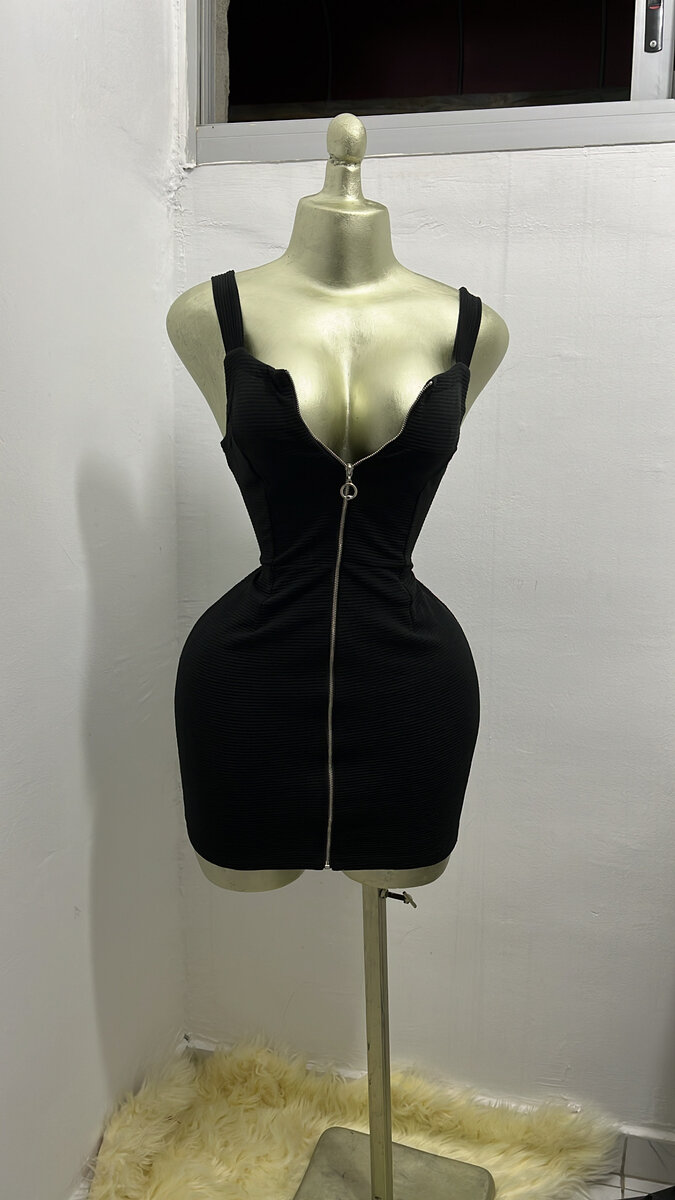 Robe Noire Cocktail Zip