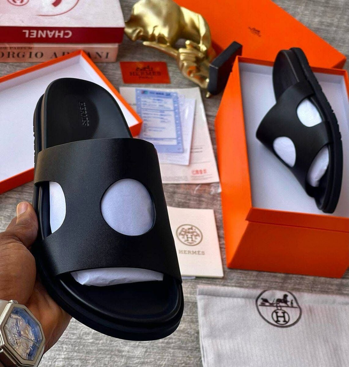 Sandales noire élégante Hermes