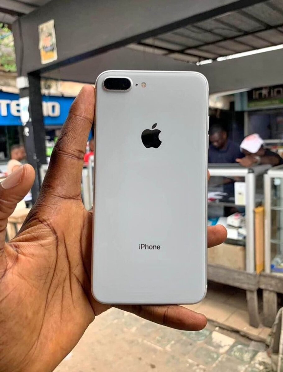 iPhone 8 Plus