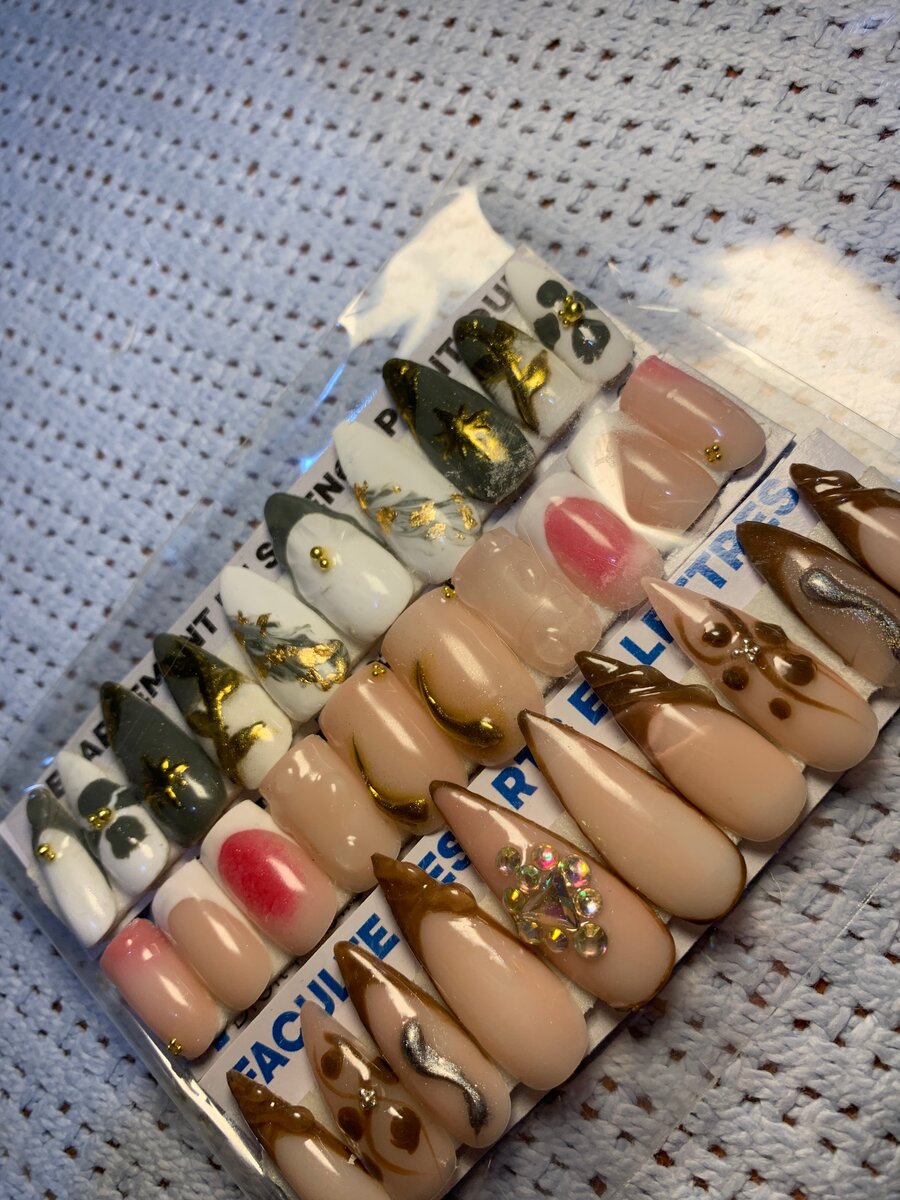 Ongles Prêts-à-Porter Élégants