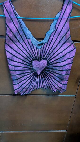Haut débardeur violet cœur