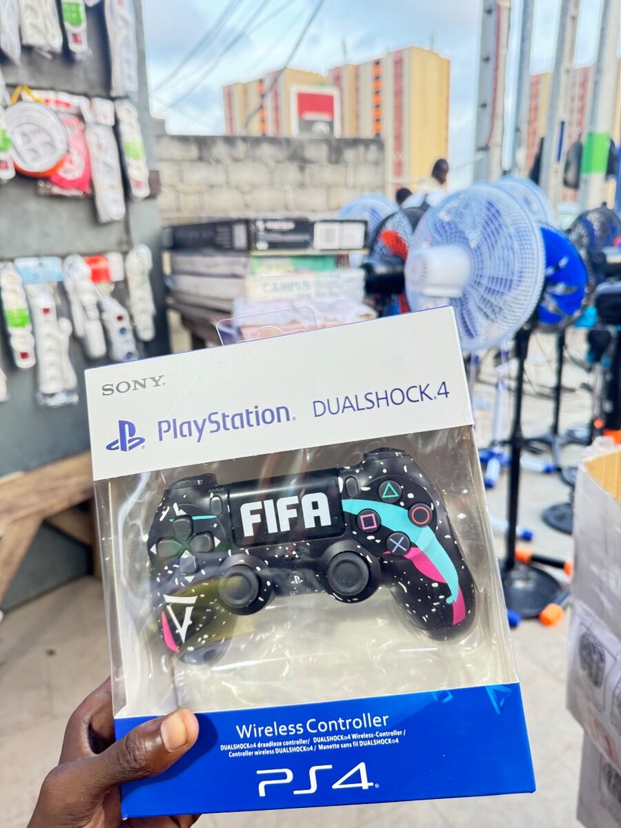 Manette ps4 design FiFa