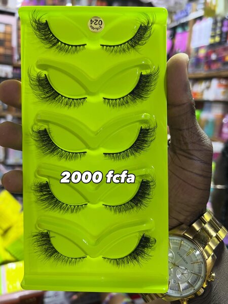 Faux cils yeux de biches