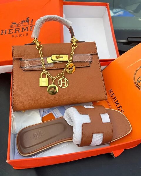 Ensemble sac et sandales luxueux