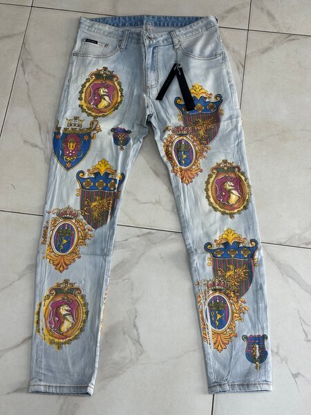 Jeans déchirés tendance homme