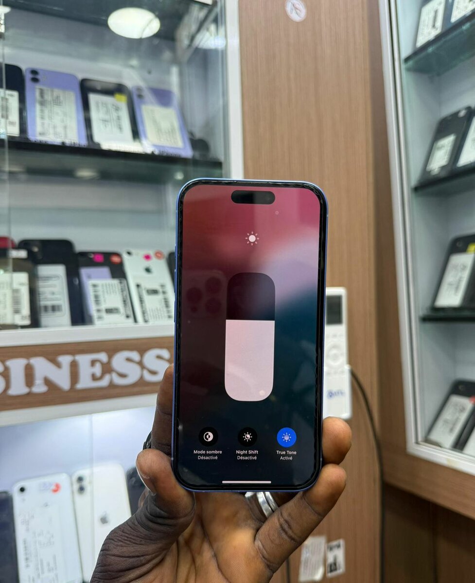 16 simple 128Go disponible ave