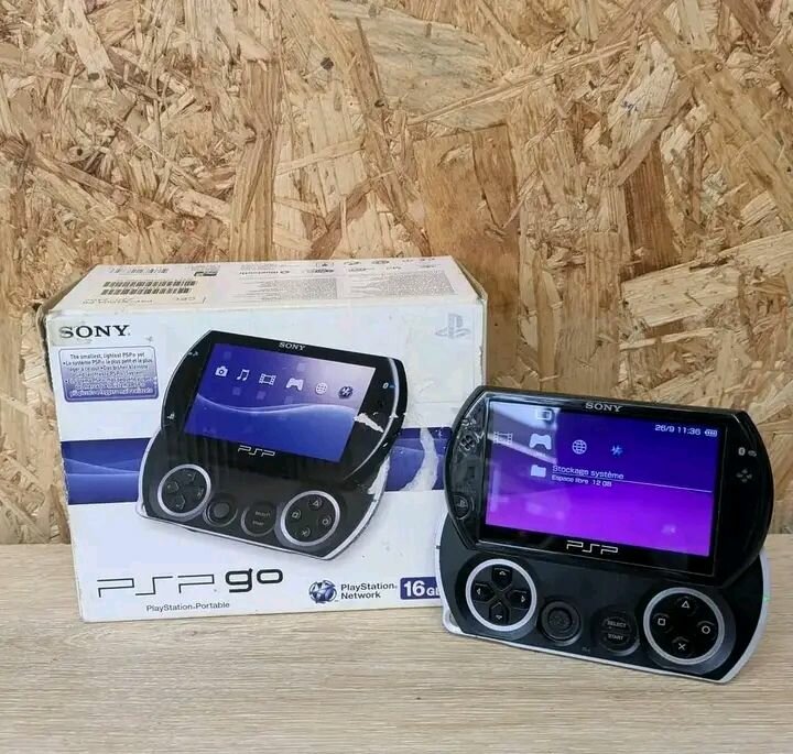Sony PSP Go Console 16 Go