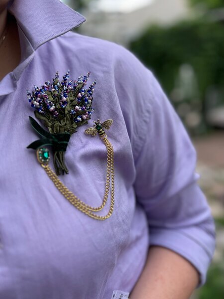 Брошь лаванда.